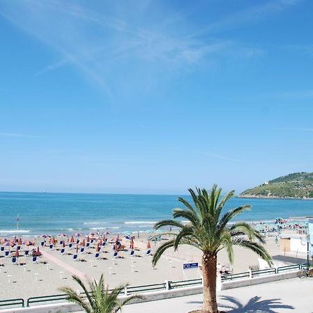 G&M Holiday Home Minturno Luaran gambar