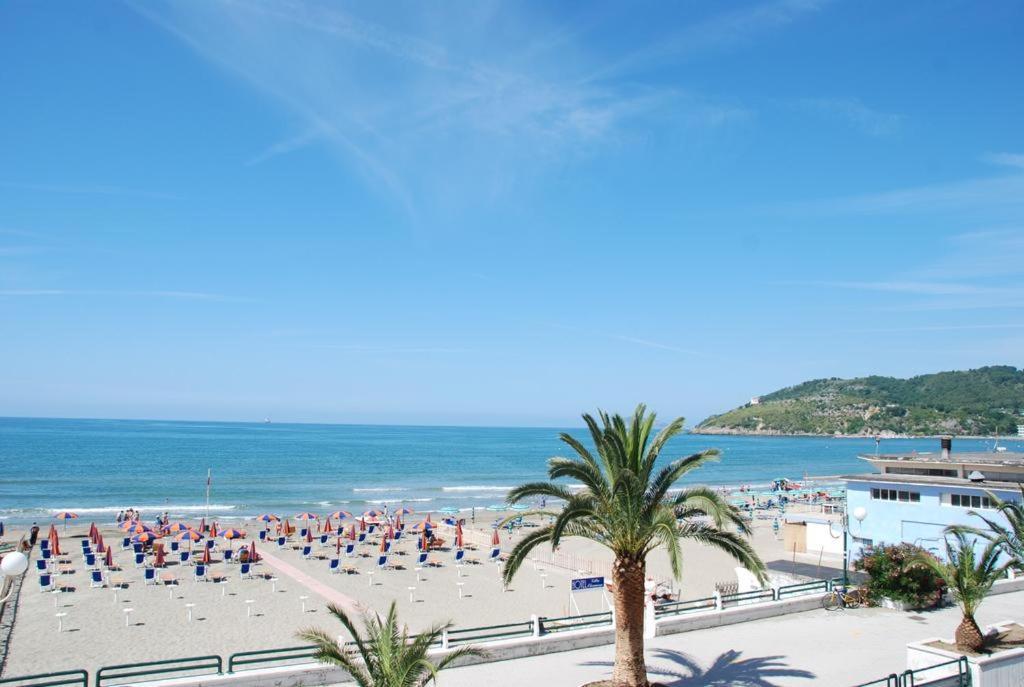 G&M Holiday Home Minturno Luaran gambar